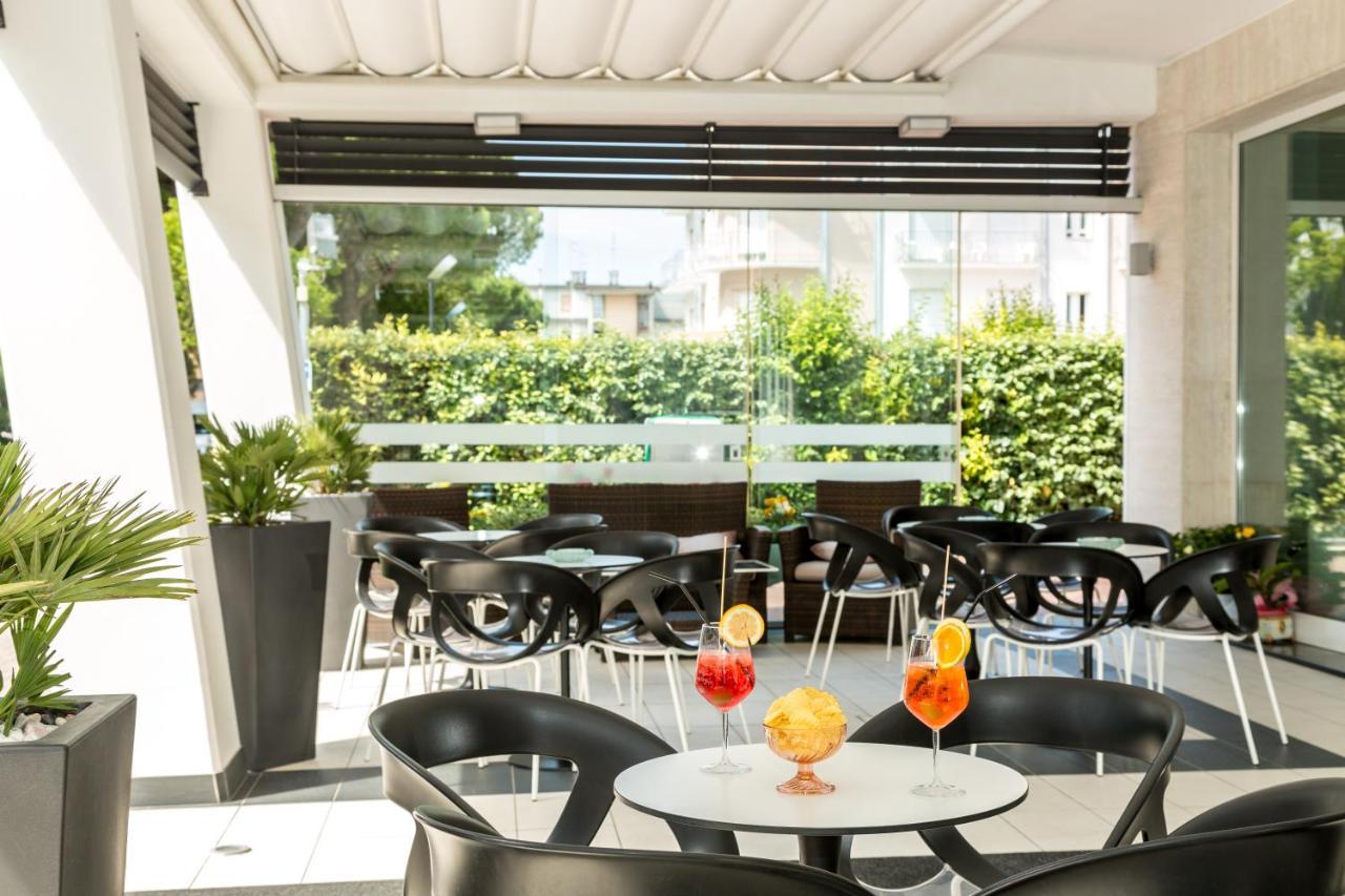 Hotel & Aparthotel Carinthia S Jesolo Extérieur photo