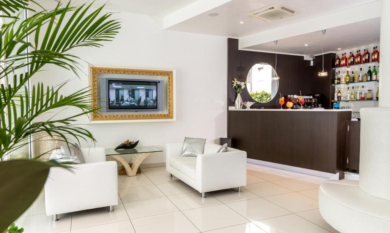 Hotel & Aparthotel Carinthia S Jesolo Extérieur photo